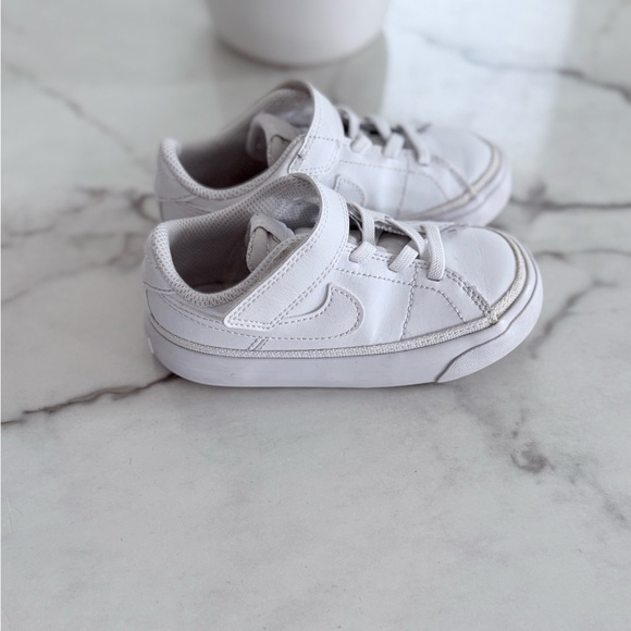 Nike Kids White Sneakers - Picture 2 of 10